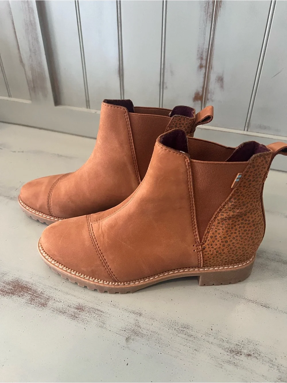 Toms Women's Suede & Animal Print Chelsea Ankle Boots. Size 5.5
